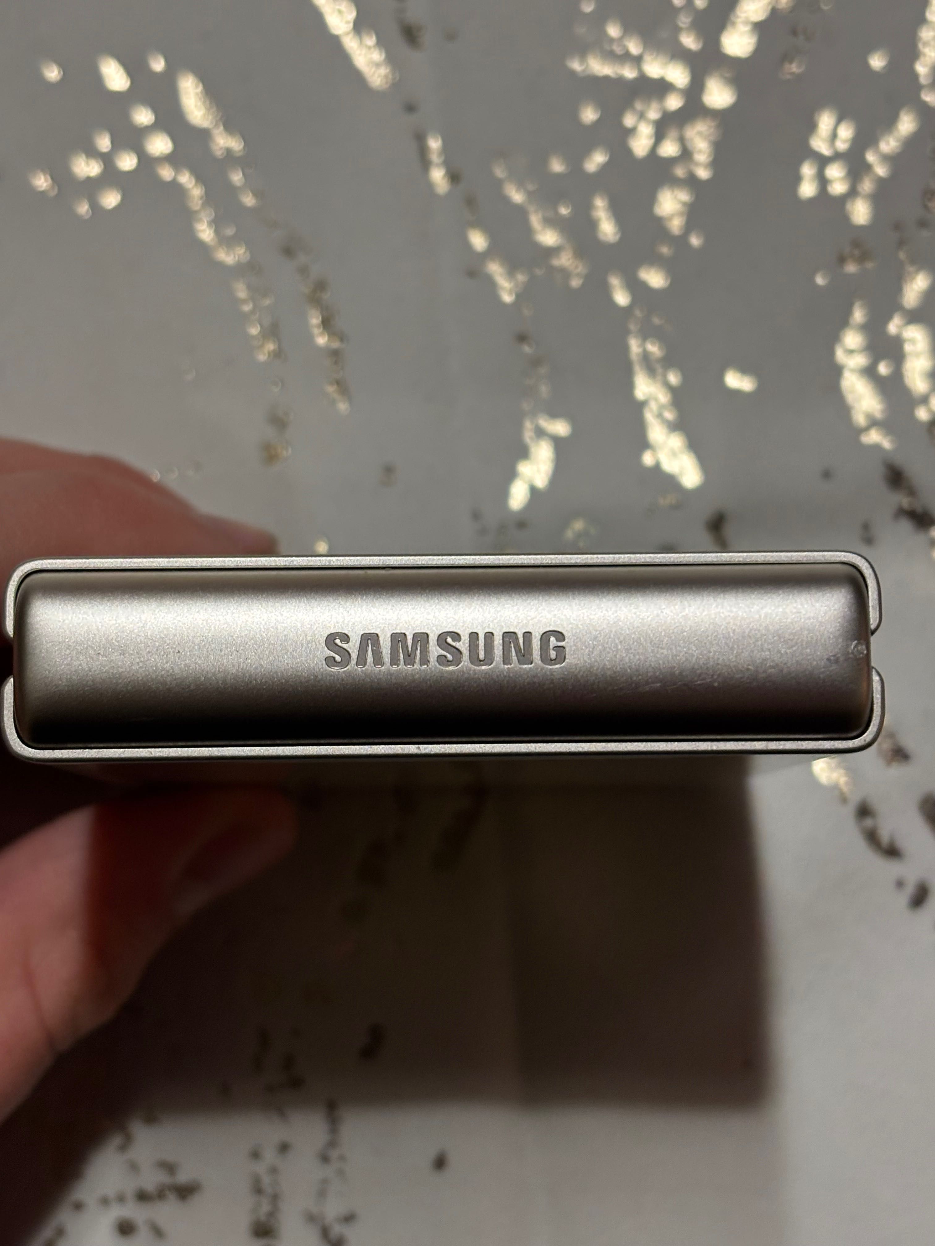 Samsung Galaxy Z Flip 3 ПЕРЕФКТЕН!!!