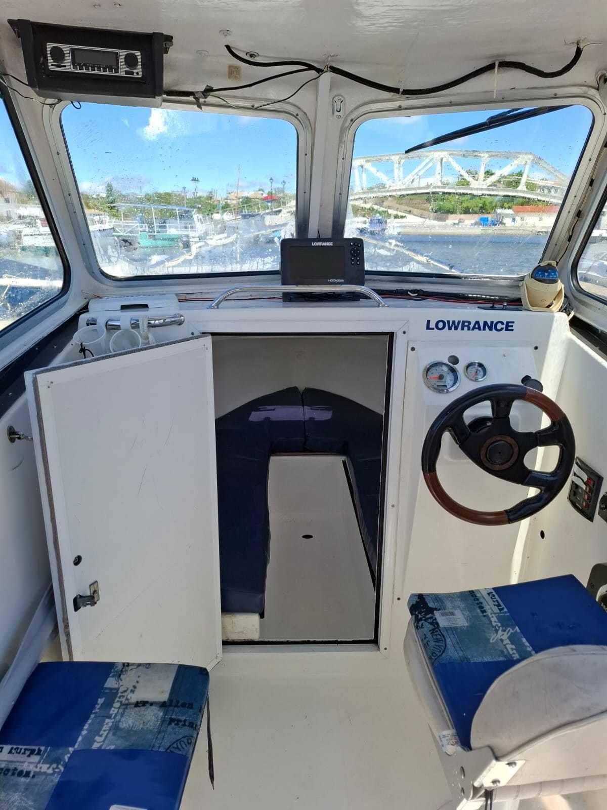 - Kingfisher 580 Pilothouse -2010 fara motor