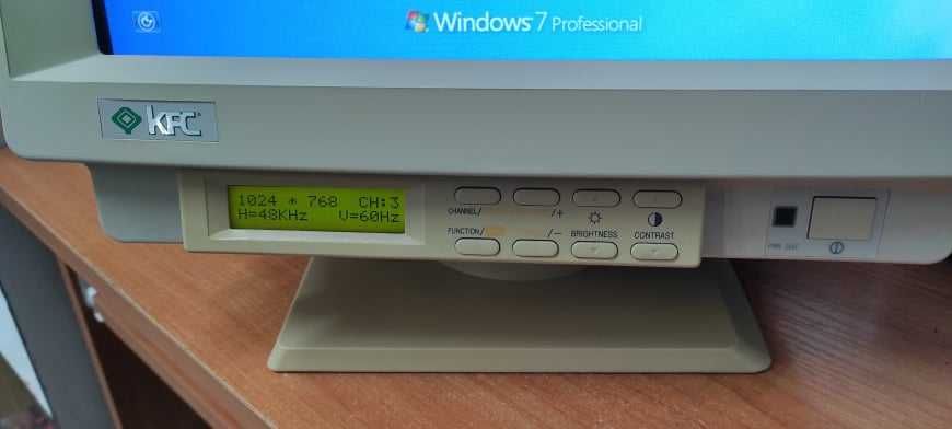 Монитор KFC винтидж CRT - 1989г.  15 инча.