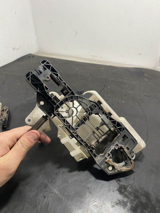 Incuietoare broasca usa stanga fata Audi Q3 8UB 2011-2018 | 3C1837015A