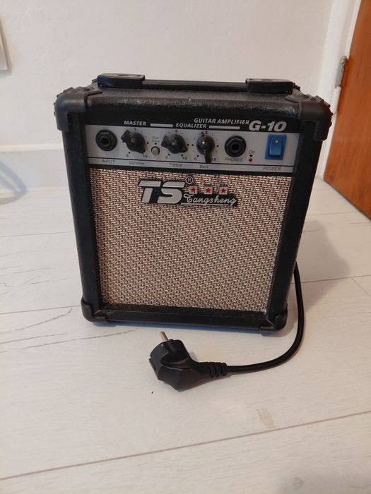 TS Tangsheng G-10 guitar amplifier