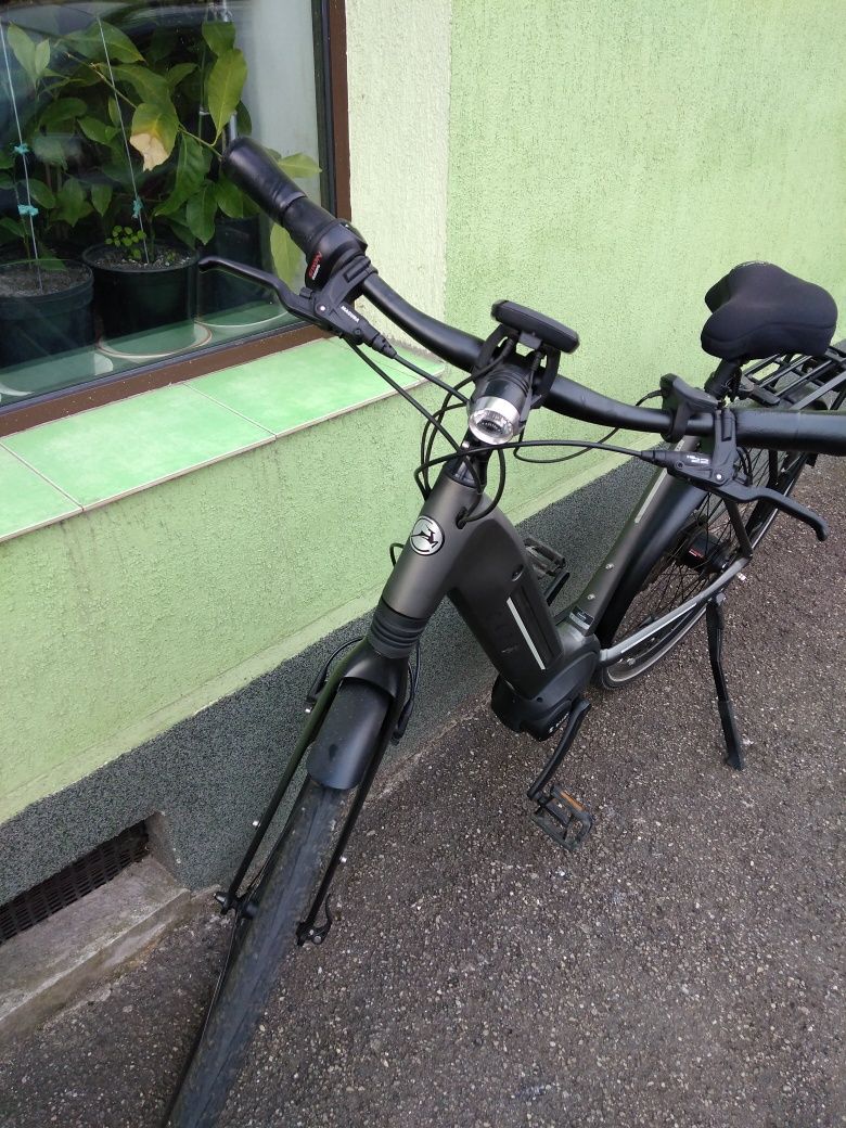 Vând bicicleta Gazelle electrica