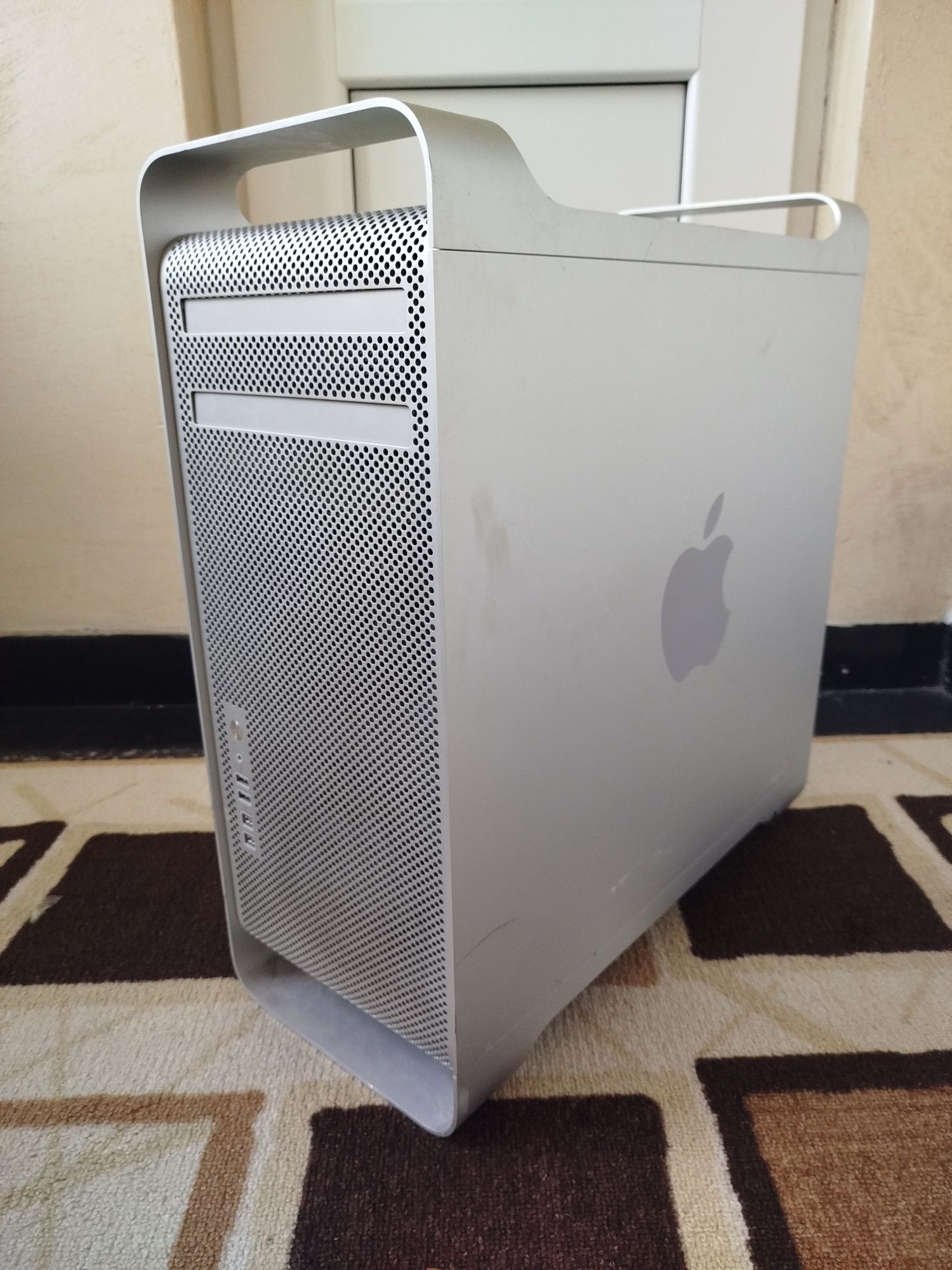 Настолен компютър Apple A2189