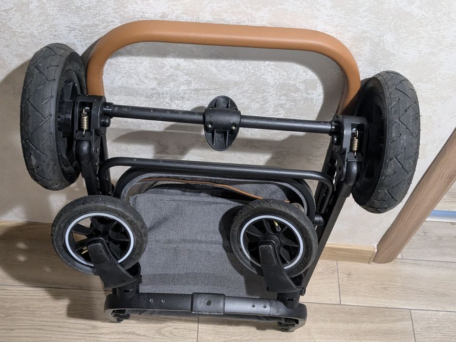 Cărucior 3 in 1 Lionelo Amber