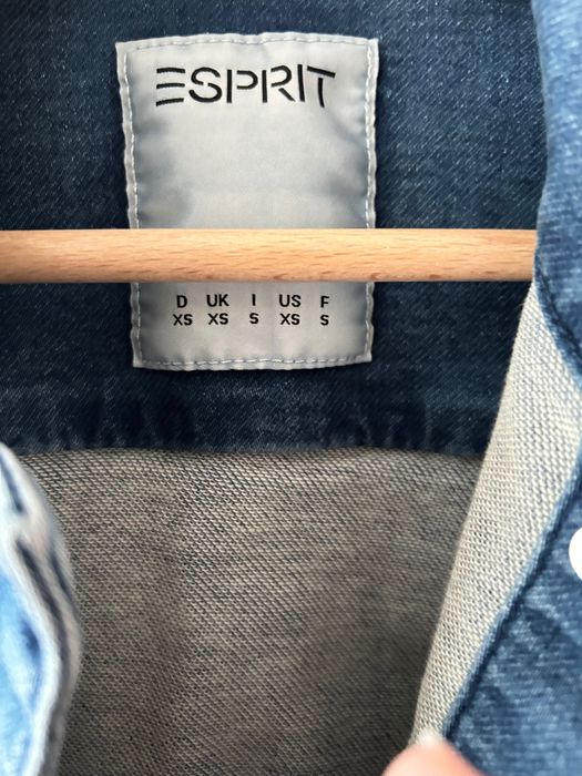 Esprit вталено дънково яке с еластан