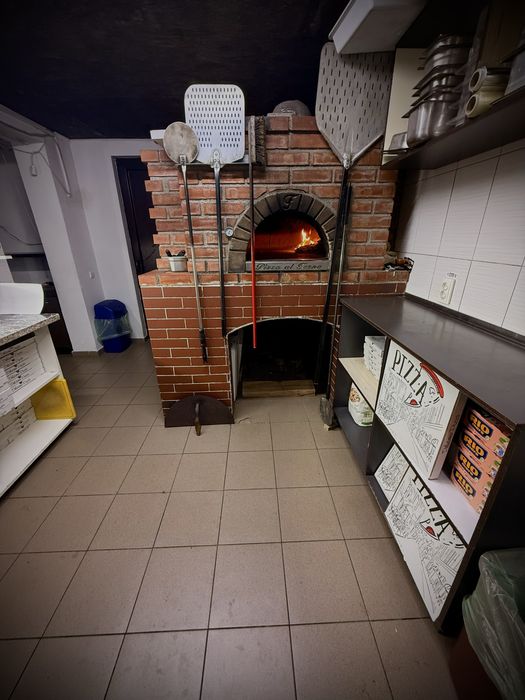Proprietar inchiriez pizzerie complet utilata