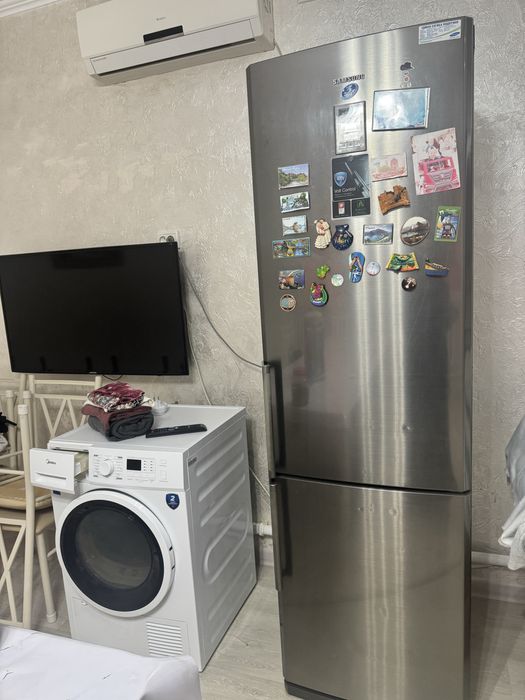 Холодильник Samsung