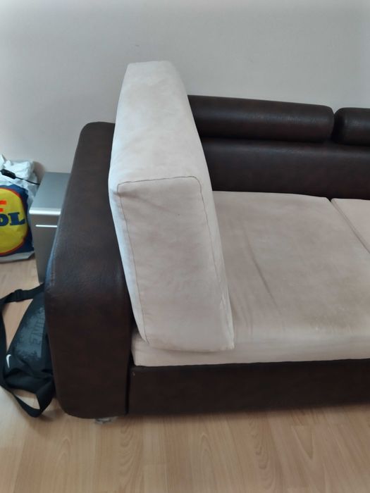 Голям и малък диван в добро състояние с функция "сън".