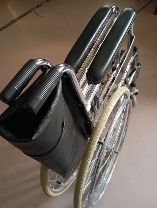 Скидка! Инвалидная кресло - коляска с туалетом