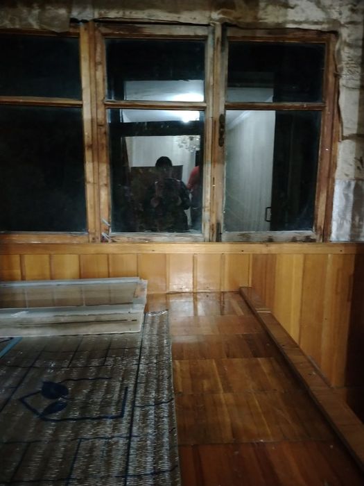 Чирчик шахрида Навоида 1хонали общаяжита сотилади