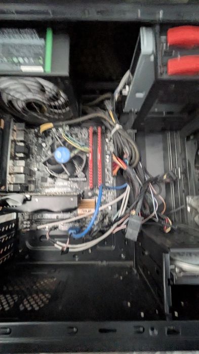 Vând calculator office