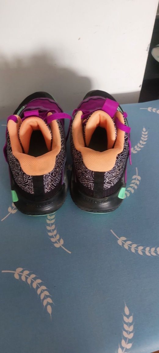 Adidași Nike, măsură 42