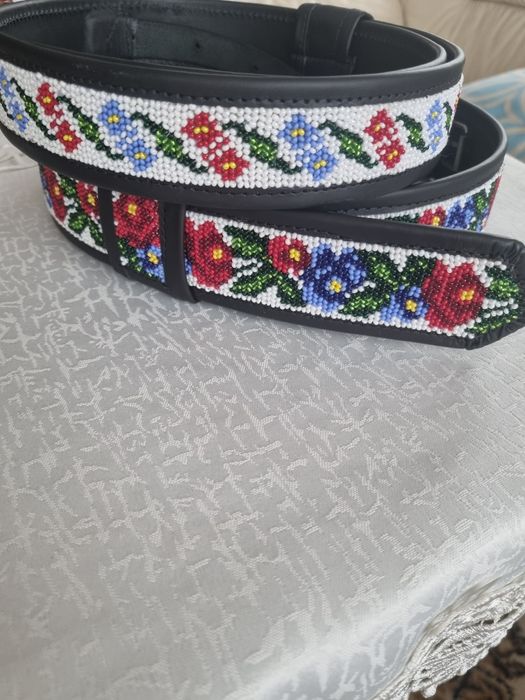 Vând curea cu margele