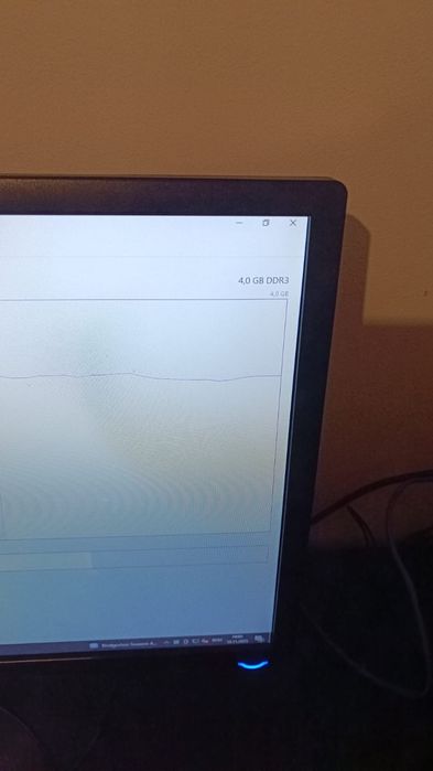 Vând PC low buget + monitor.