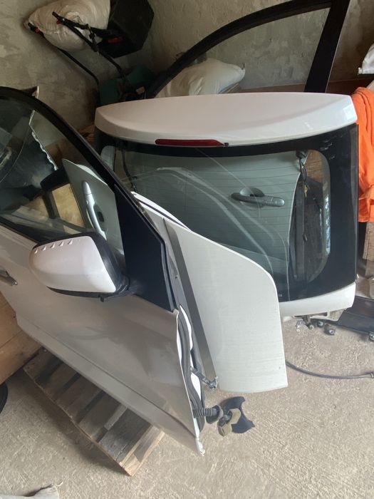 Dezmembrez reno koleos 2008  2.0 150 cai (piese la pret avantajos)