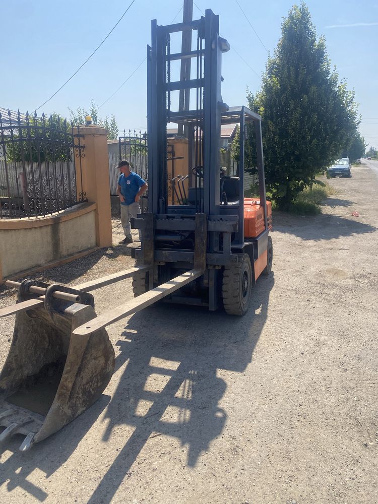 Stivuitor TOYOTA 4,5 T impecabil