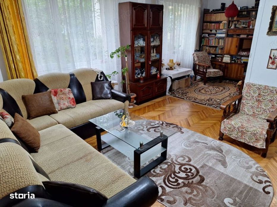 De vanzare apartament 4 camere cartierul Sasar