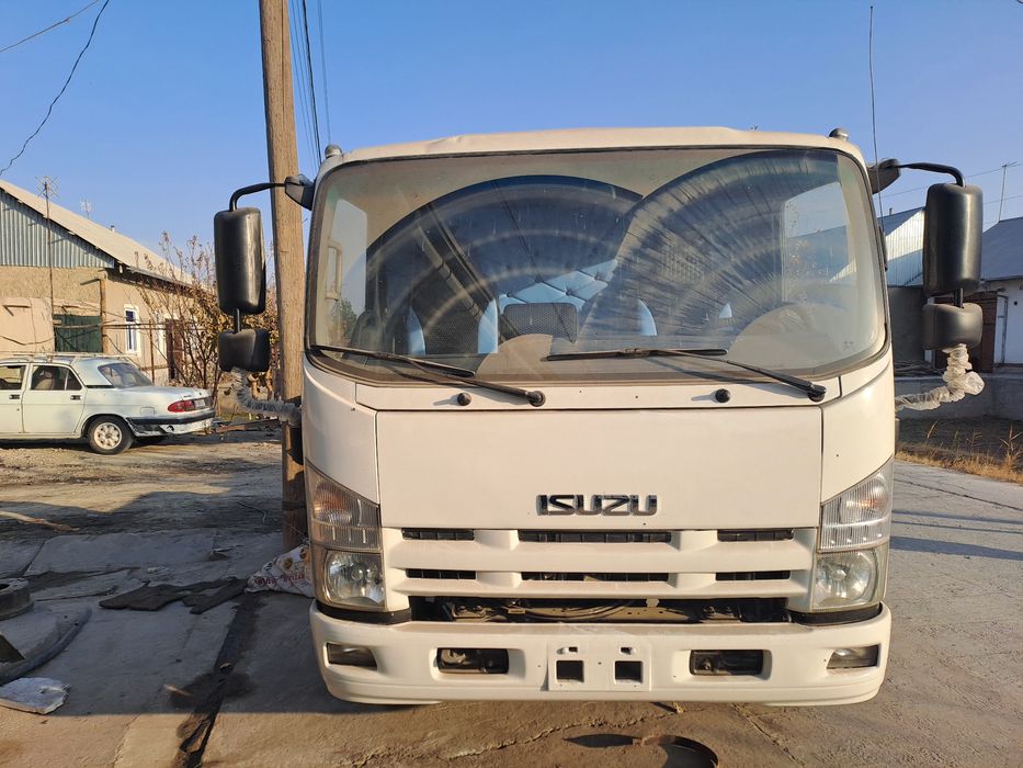 Isuzi aftobiz yig'lgan yil2011
