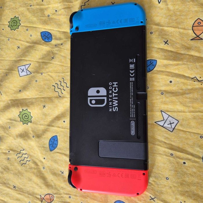 Consola NINTENDO Switch (Joy-Con Neon Red/Blue)