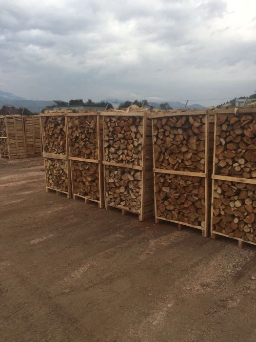 Depozit Lemne pentru foc și cărbune. Lemne fag esența tare .