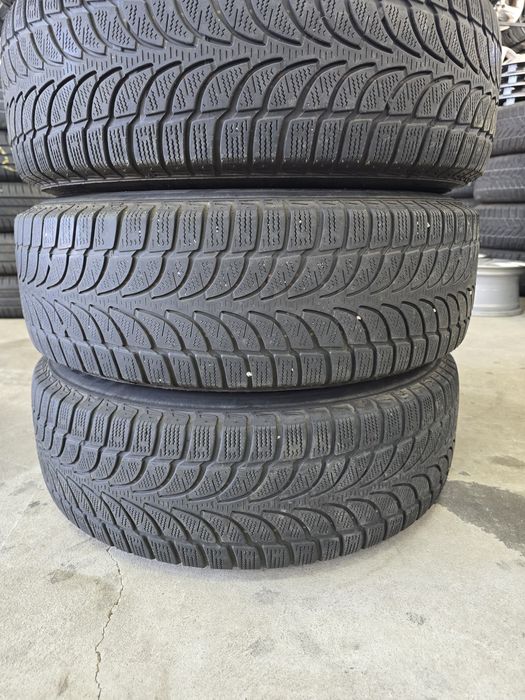 4 Броя Гуми 215/70/16 Bridgestone