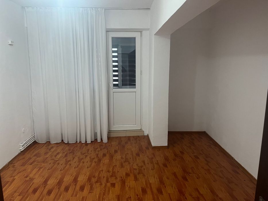 Apartament 2 camere DECOMANDAT