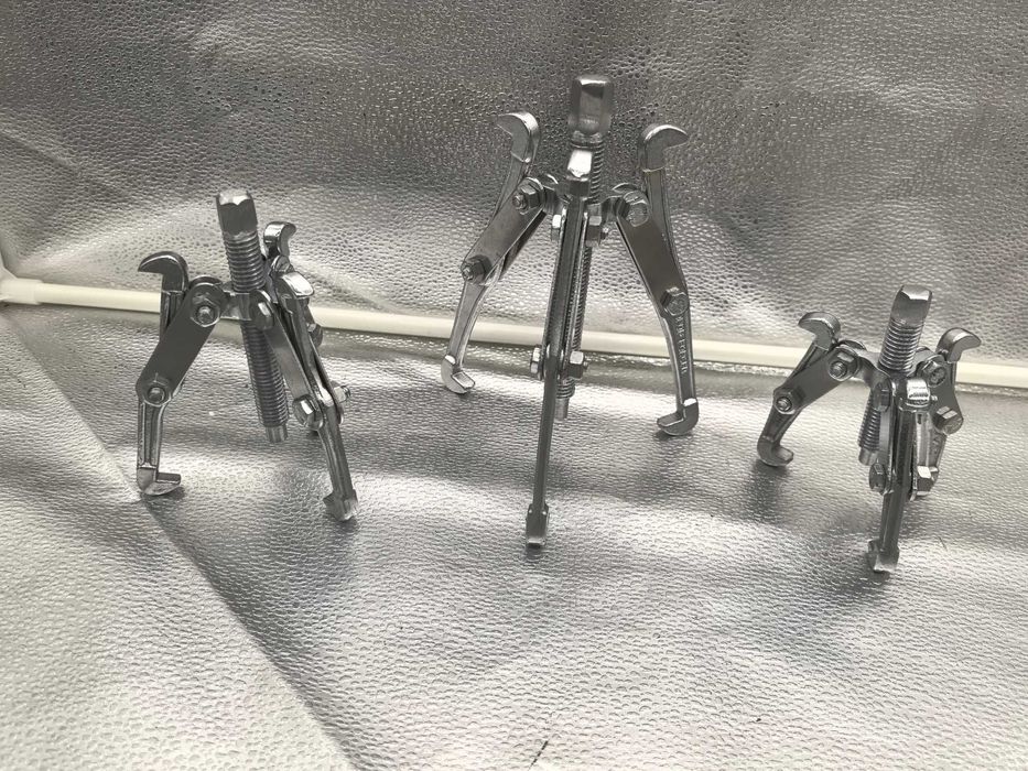 Extractor cu 3 brate reversibile pentru rulmenti si discuri – 129 lei