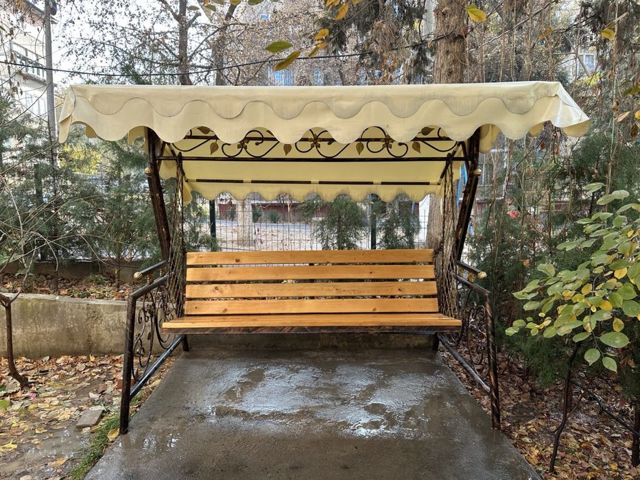 Продаются качели садовые