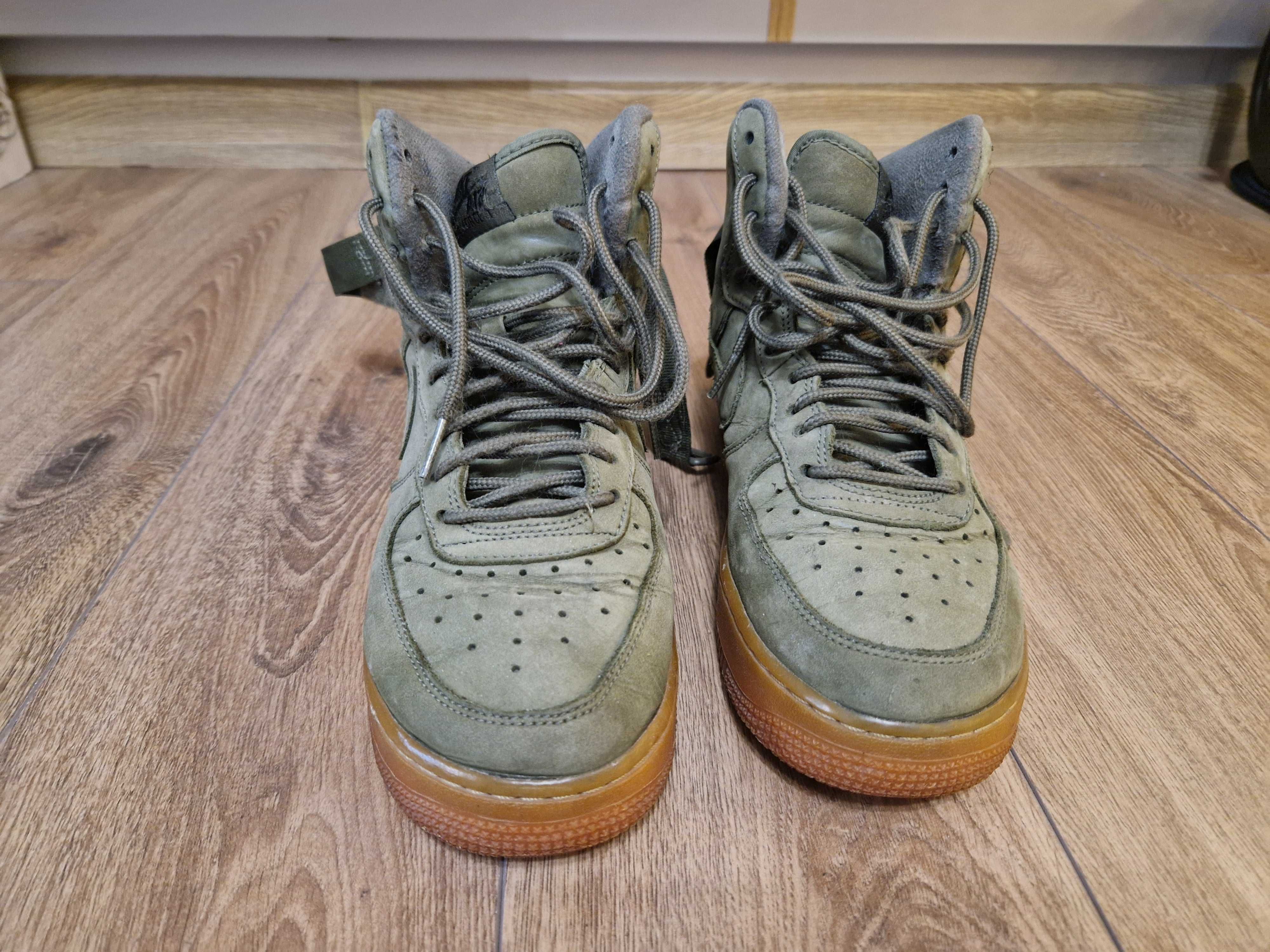 Дамски кецове Nike