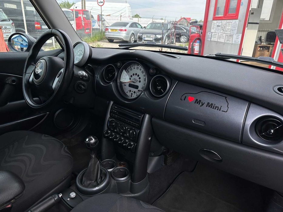 Mini Cooper/One 1,6i 2004 accept variante !