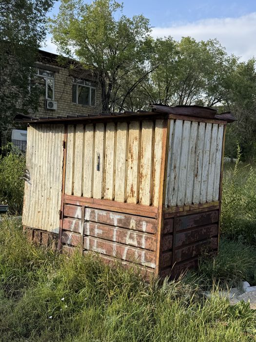 Контейнер, киоск  местами утеплённый