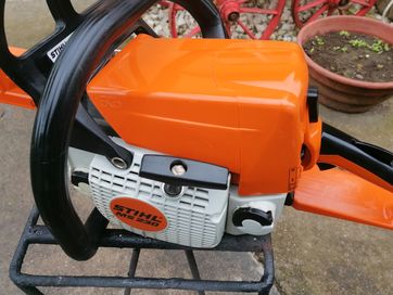 КАТО НОВА !!STIHL MS 230 Бензинова резачка.Моторен трион