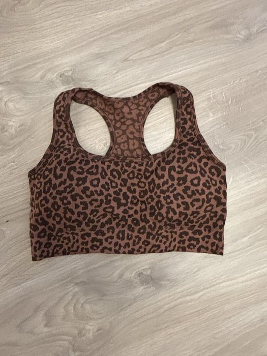Спортно бюстие в леопардов принт