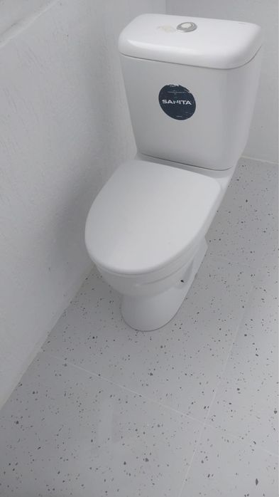 Продам унитаз для ремонта