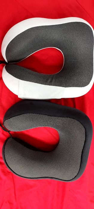 2 perne noi pentru călătorie,ambele 40 ron