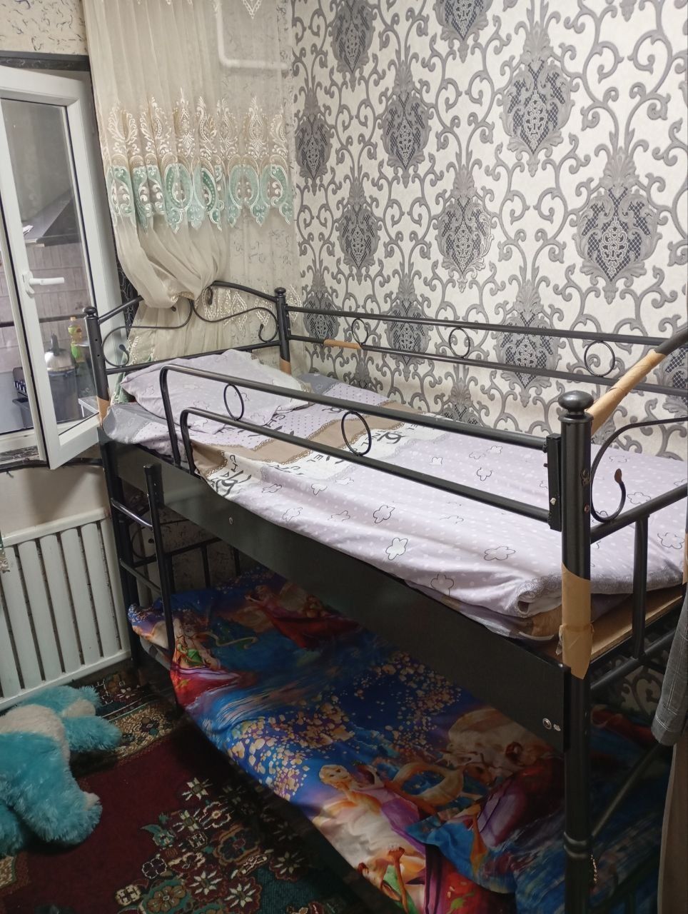2 qavatli divan  matrasi bor