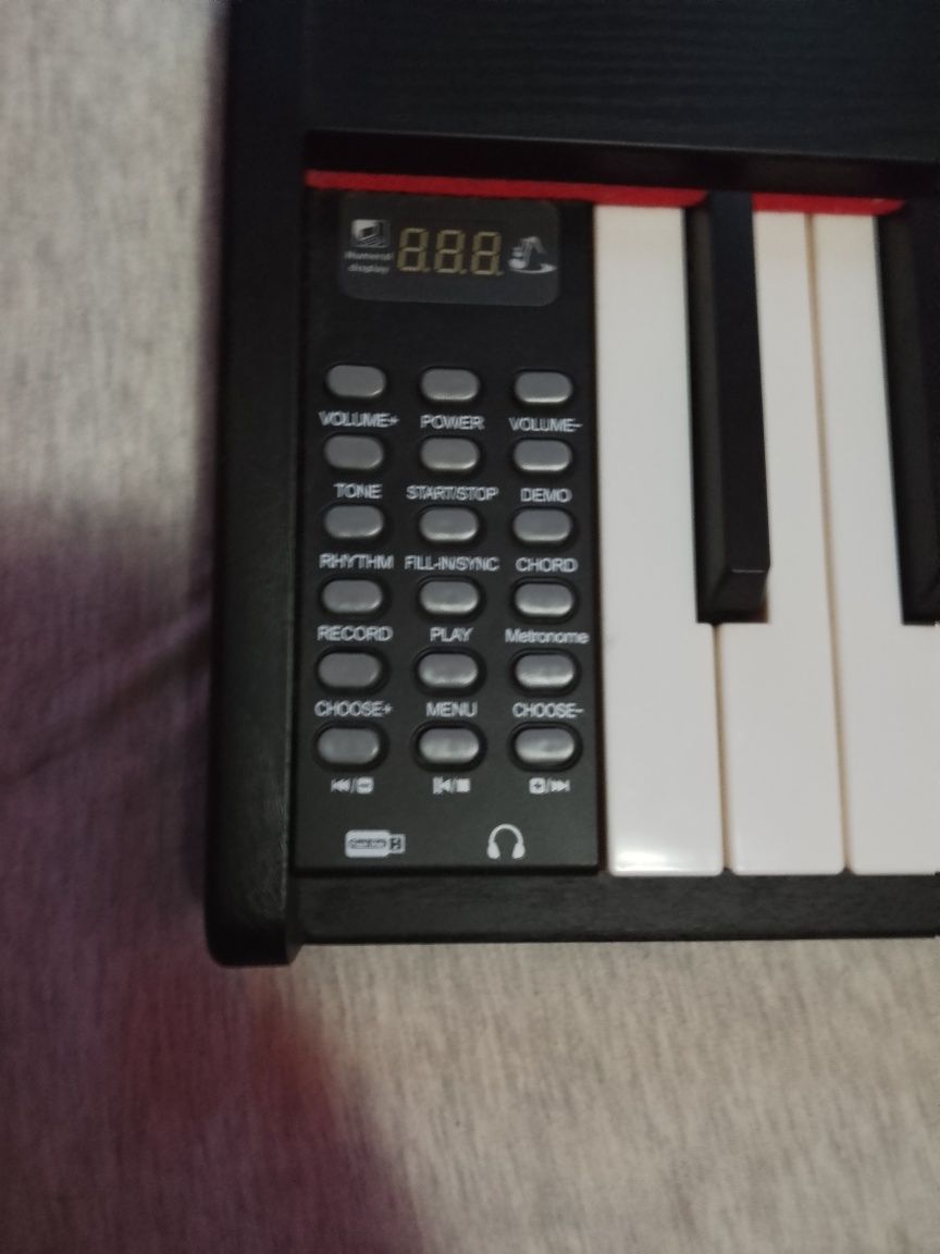 El. Piano hobax 885 s midi cable s 21 meseca garanciq