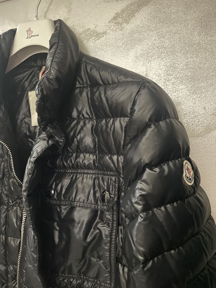 Geaca Moncler 100% Originală Mărimea L