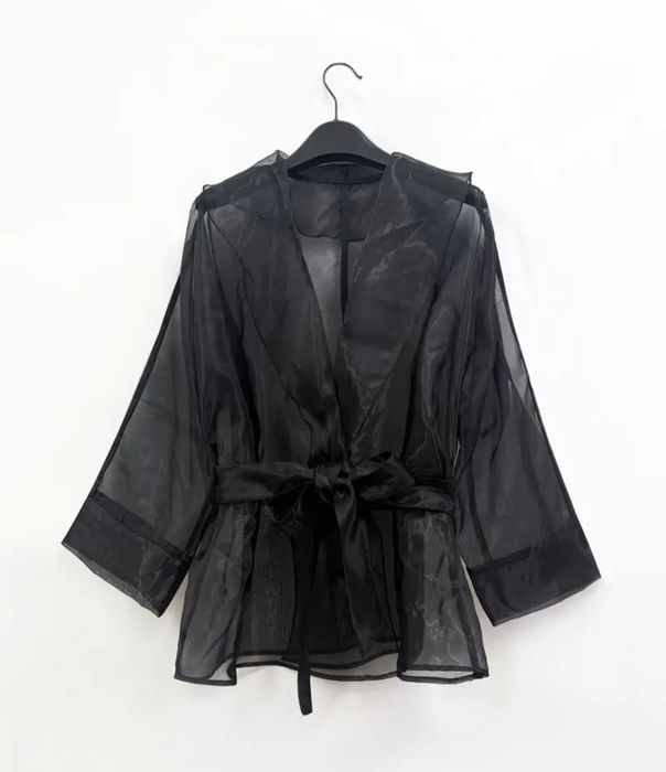 Продается срочно красивая капроновая накидка  женская