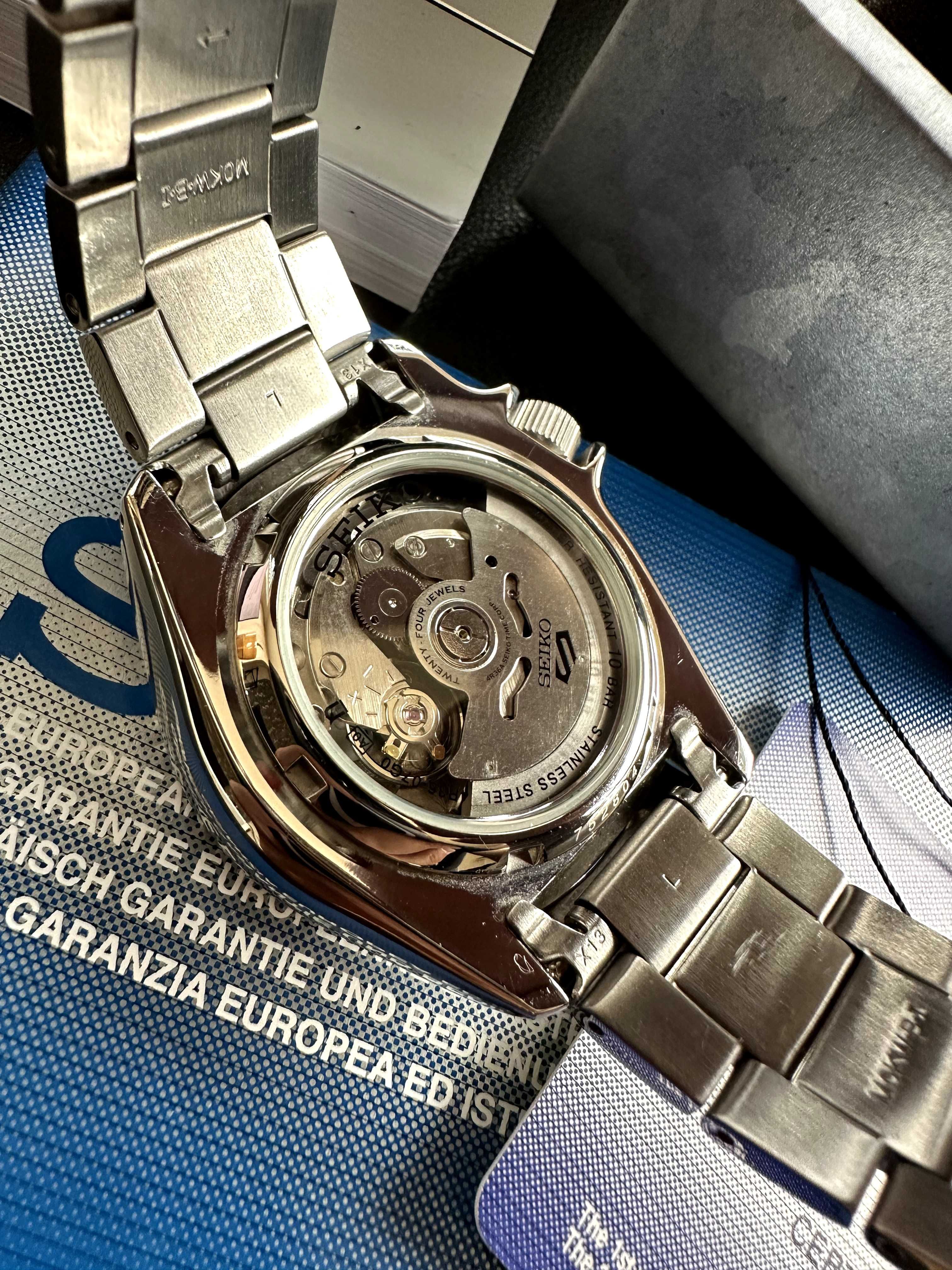 Продавам Seiko 5 Sports SRPD61K1