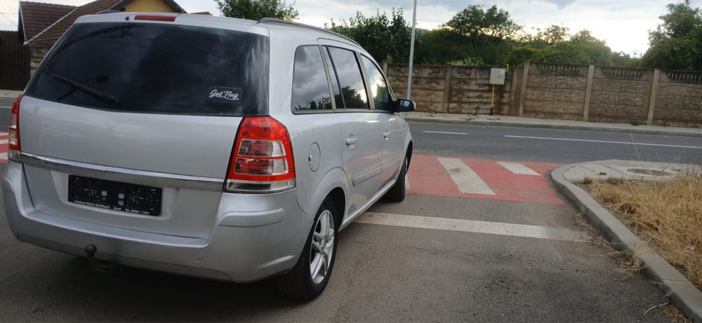 Opel Zafira 7 locuri