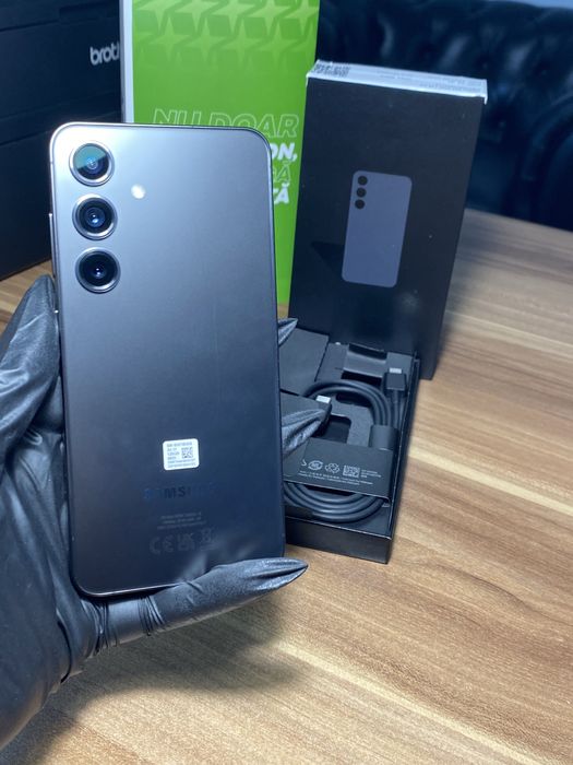 Samsung Galaxy s24 • 128 GB • Onyx Black