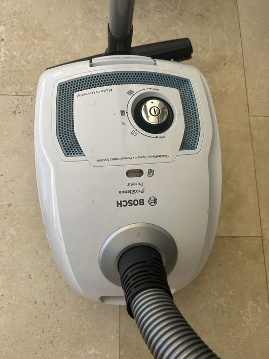 Aspirator cu sac Bosch