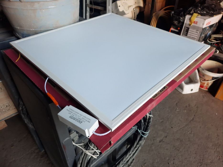 Светодиодные панели Lucem 600x600 новые 120 штук