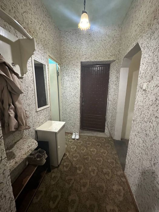 Ижарага 1/9/9 Кадышева базар 1 комнатная срочно в аренду 1 хонали