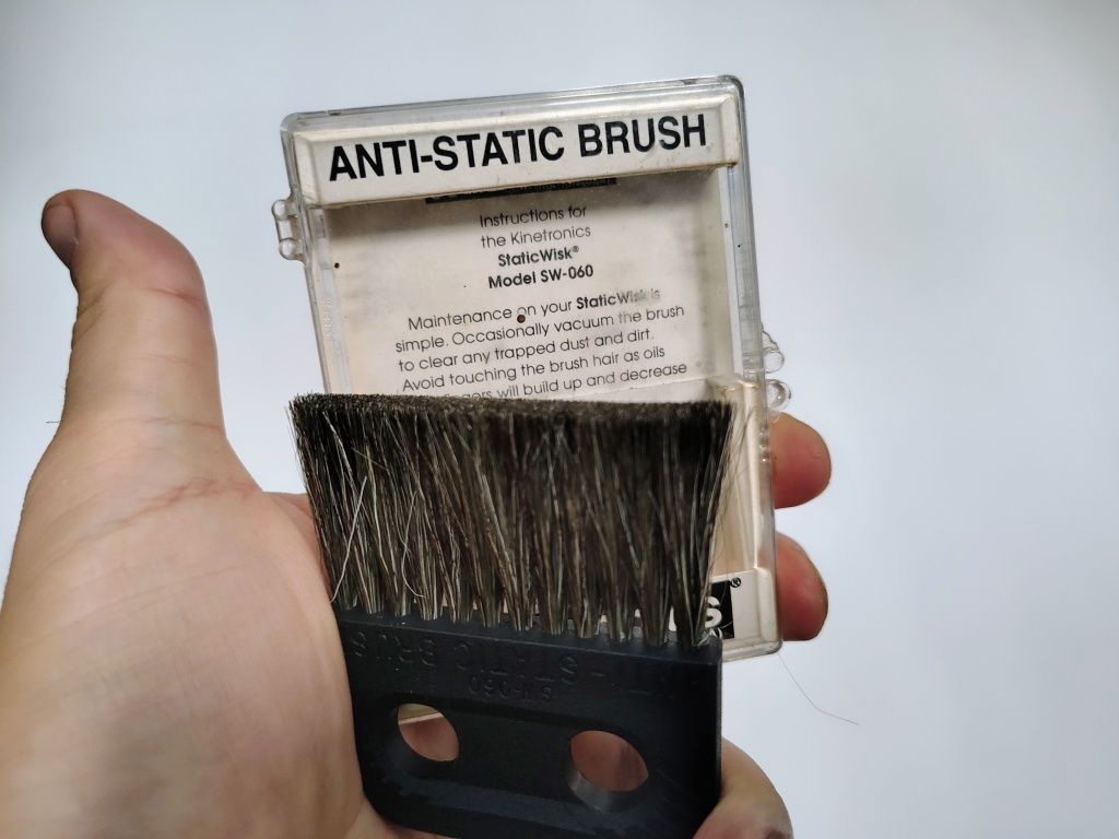 Perie anti-statica