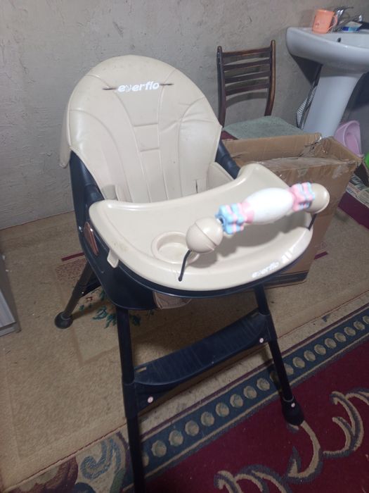 Стульчик для кормления