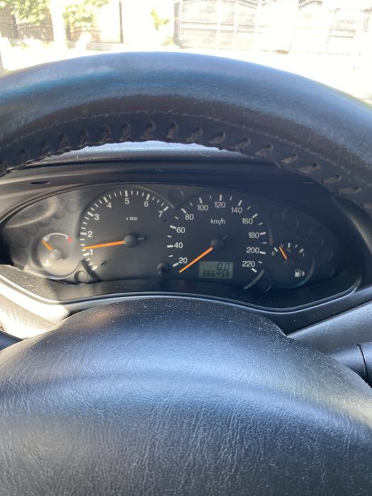 Vând Ford Focus MK 1 an fabricație 2002