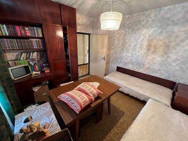 Продава се Тристаен апартамент в Търговище, Център - 90 кв.м за 935 €/кв.м - Снимка #8