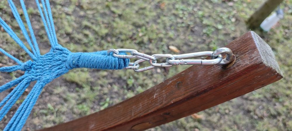 Hamac cu support de lemn